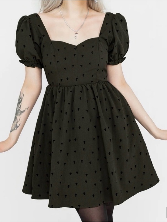 Disturbia Dresses & Skirts - Disturbia Olive Green Puff Sleeve Sweetheart Mini Dress size 4